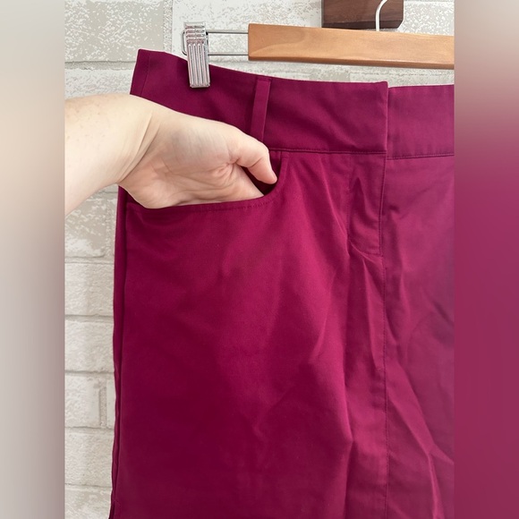 Adidas Tennis Women's Mini skirt in Burgundy Size 4 #1904 - Picture 4 of 8